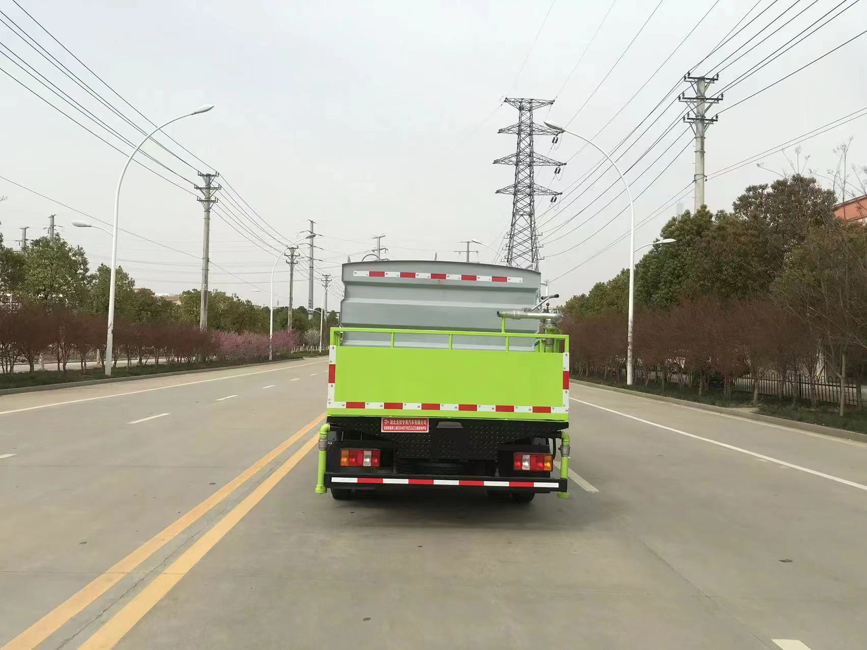 重汽豪沃輕卡7方藍牌灑水抑塵車